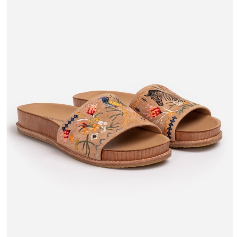 Johnny Was Shoes Johnny Was Watipaso EmbroideredSandal size 9